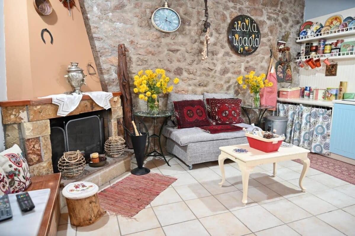 Kalavrita Winter Retreat - Homely Spacious Chalet Άνω Βλασία Екстер'єр фото