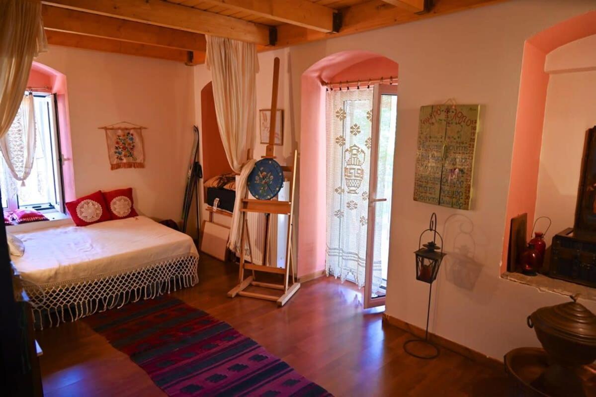 Kalavrita Winter Retreat - Homely Spacious Chalet Άνω Βλασία Екстер'єр фото