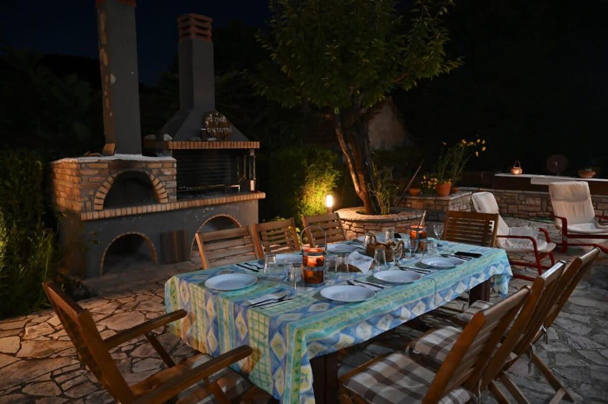 Kalavrita Winter Retreat - Homely Spacious Chalet Άνω Βλασία Екстер'єр фото
