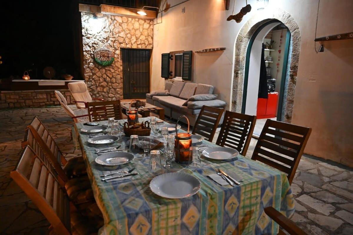 Kalavrita Winter Retreat - Homely Spacious Chalet Άνω Βλασία Екстер'єр фото