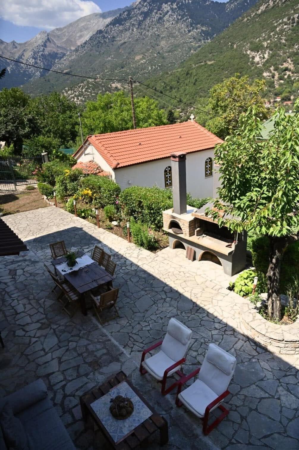 Kalavrita Winter Retreat - Homely Spacious Chalet Άνω Βλασία Екстер'єр фото